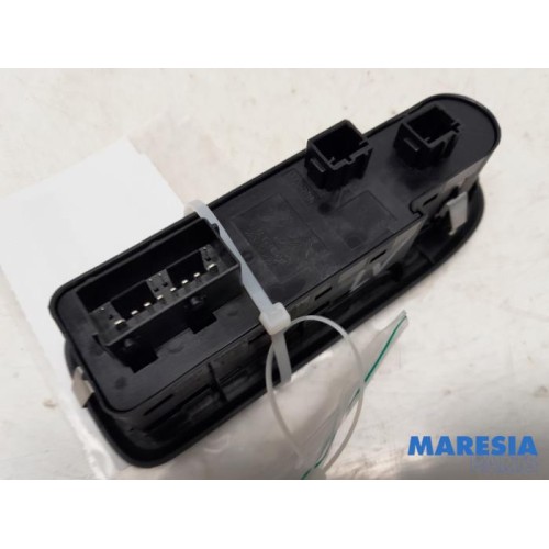 Citroen - C5 - Multi-functional window switch