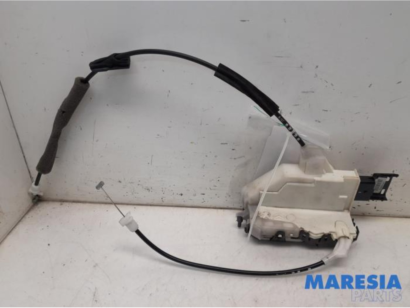Citroen - C5 - Front door lock mechanism 4-door, right