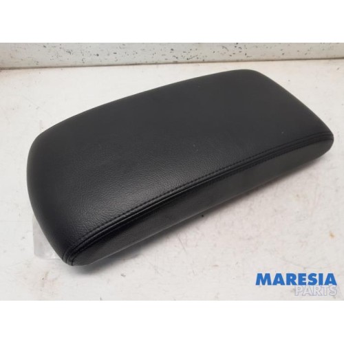 Citroen - C5 - Armrest
