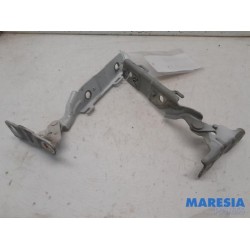 Citroen - C5 - Bonnet Hinge
