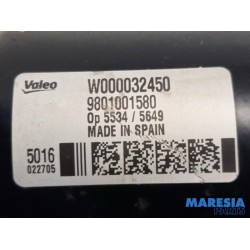 Citroen - C4 Cactus - Front wiper motor