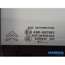 Citroen - DS3 - Quarter light, front right