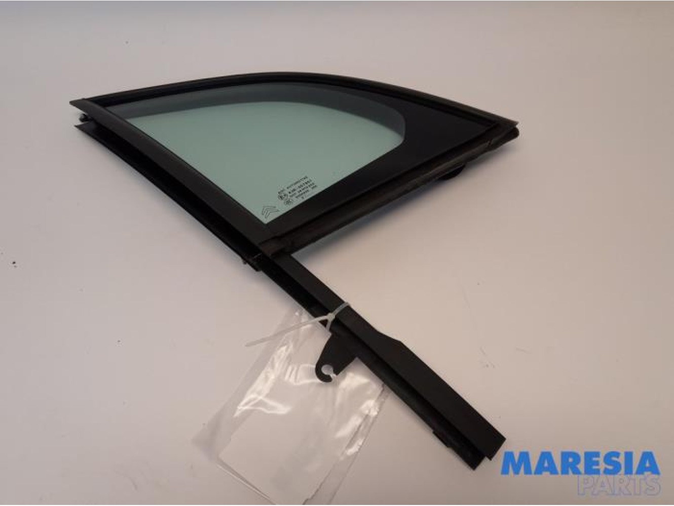 Citroen - DS3 - Quarter light, front right