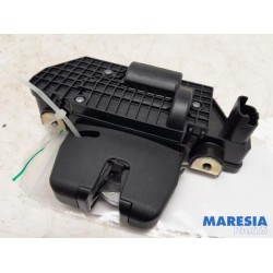 Citroen - DS3 - Tailgate lock mechanism