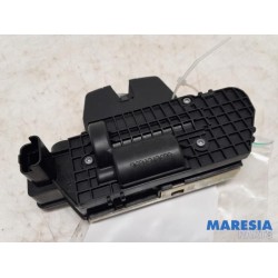 Citroen - DS3 - Tailgate lock mechanism
