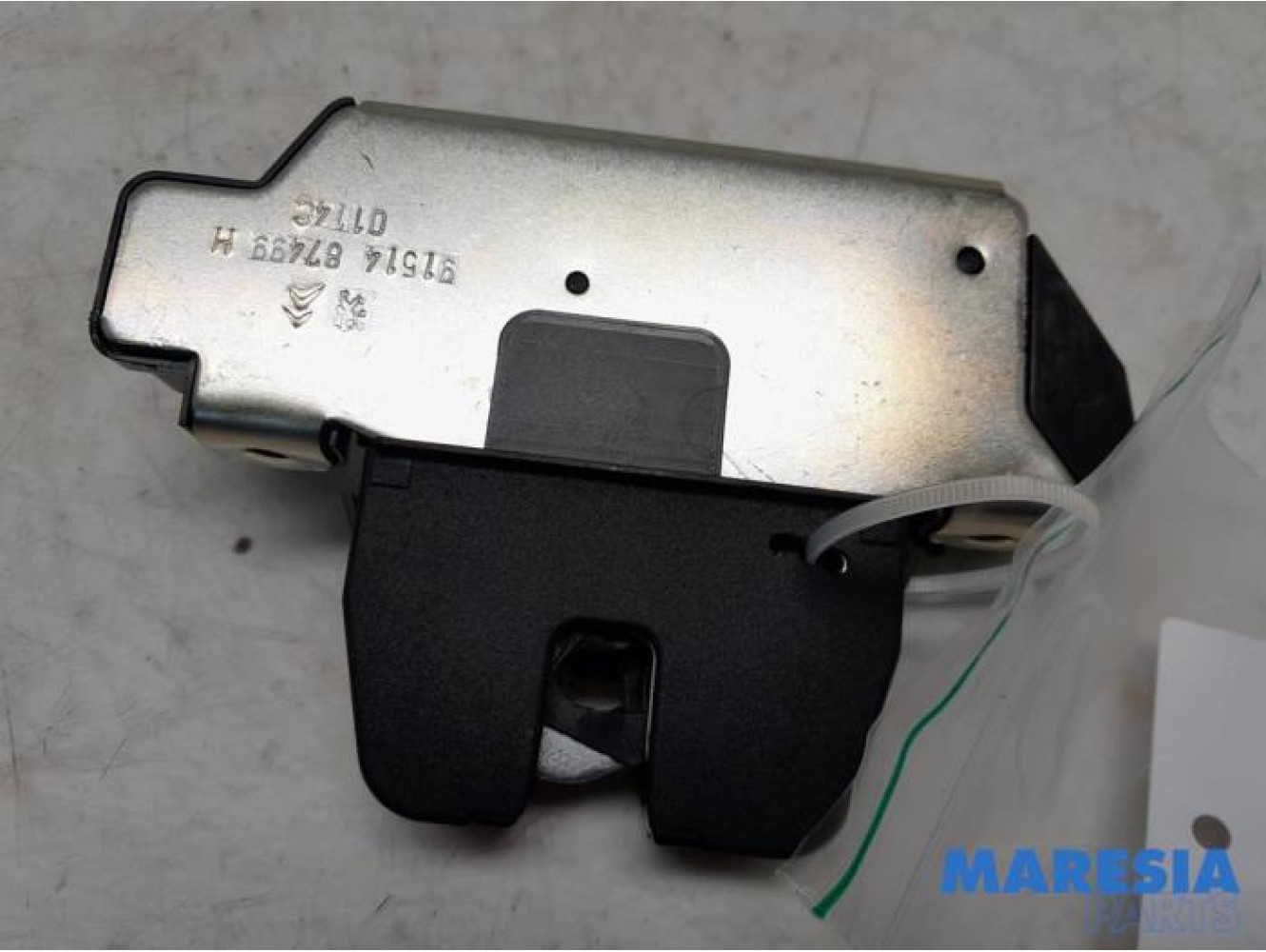 Citroen - DS3 - Tailgate lock mechanism