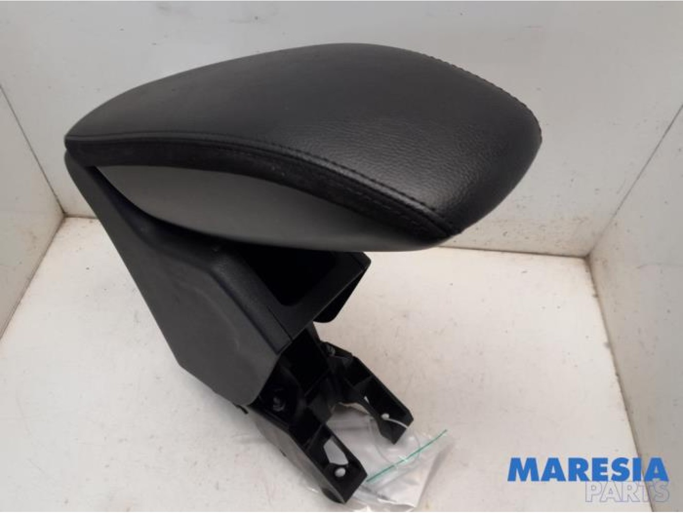 Citroen - DS3 - Armrest