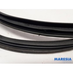 Fiat - Panda - Front door seal 4-door, right