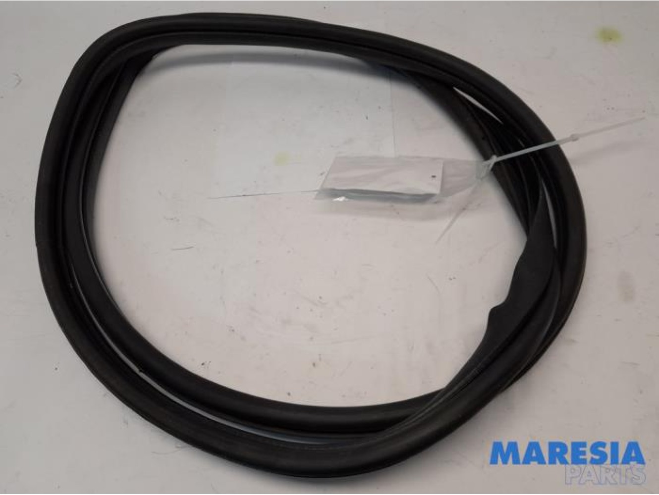 Fiat - Panda - Front door seal 4-door, right