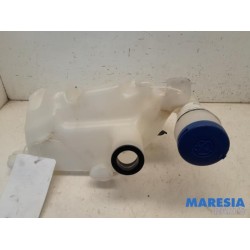 Peugeot - Partner - Front windscreen washer reservoir