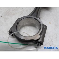 Citroen - DS3 - Connecting rod