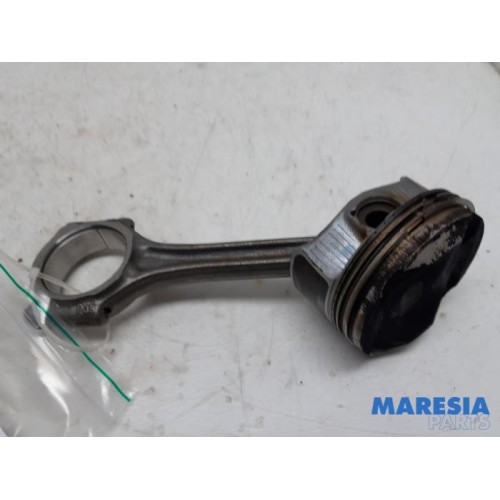 Citroen - DS3 - Connecting rod