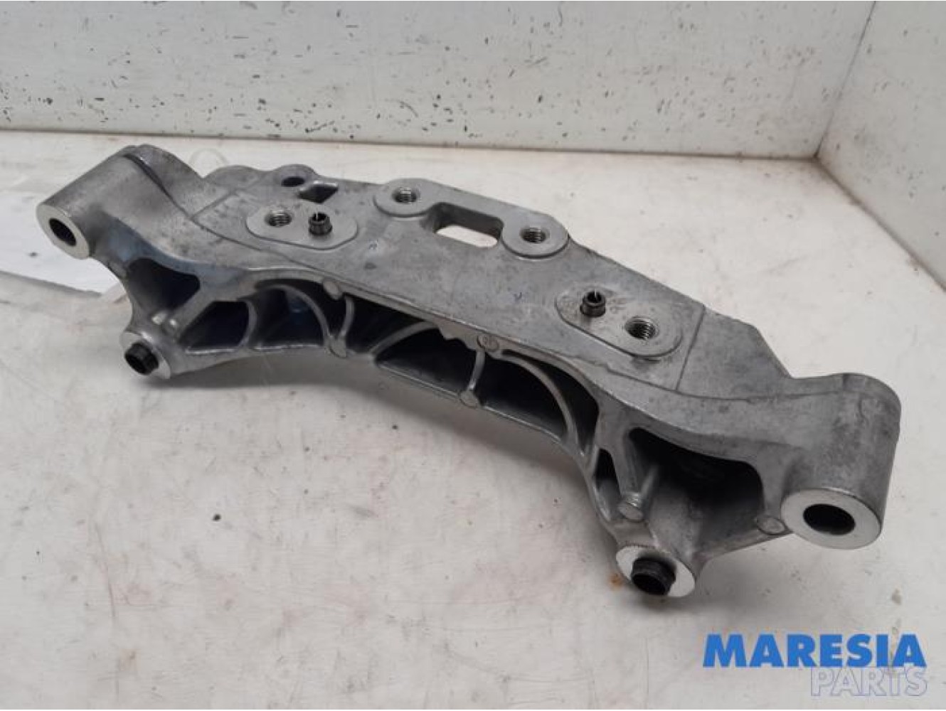 Citroen - DS3 - Engine mount