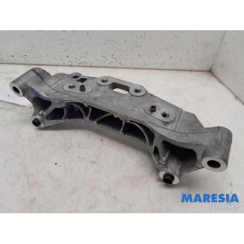 Citroen - DS3 - Engine mount