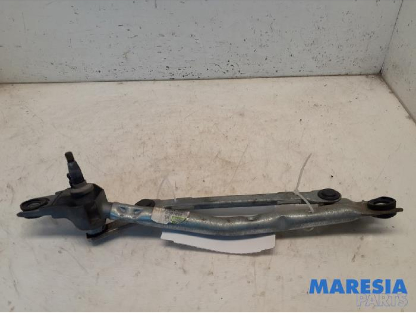 Peugeot - 107 - Wiper mechanism