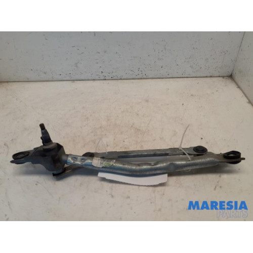Peugeot - 107 - Wiper mechanism