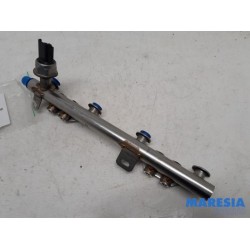 Renault - Clio - Fuel injector nozzle