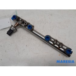 Renault - Clio - Fuel injector nozzle