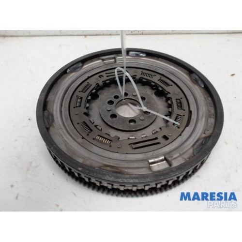 Renault - Clio - Flywheel