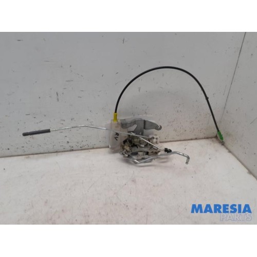 Peugeot - 107 - Front door lock mechanism 4-door, right