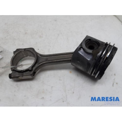 Fiat - Doblo - Connecting rod