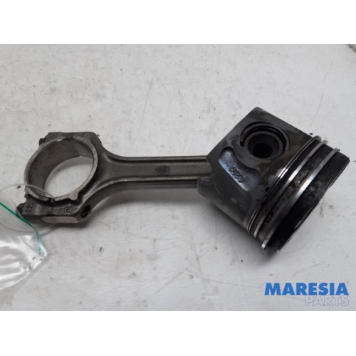 Fiat - Doblo - Connecting rod