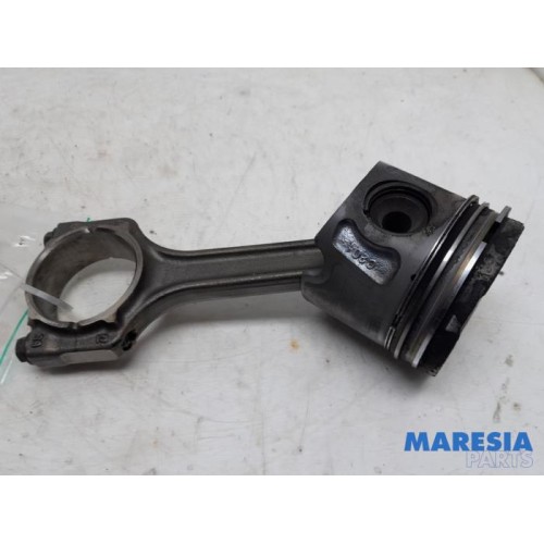 Fiat - Doblo - Connecting rod