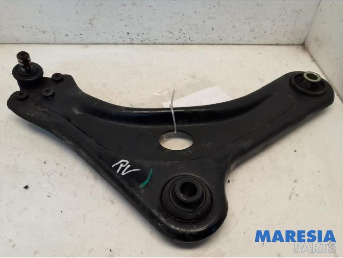 Citroen - DS3 - Front lower wishbone, right