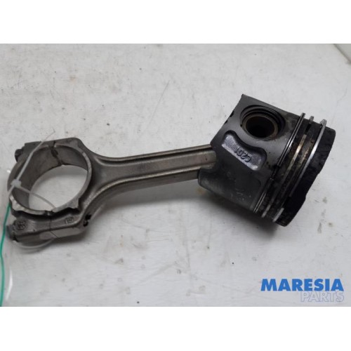 Fiat - Doblo - Connecting rod