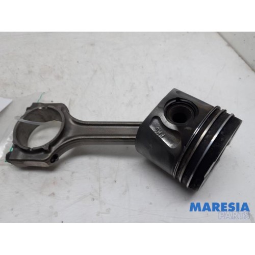 Fiat - Doblo - Connecting rod