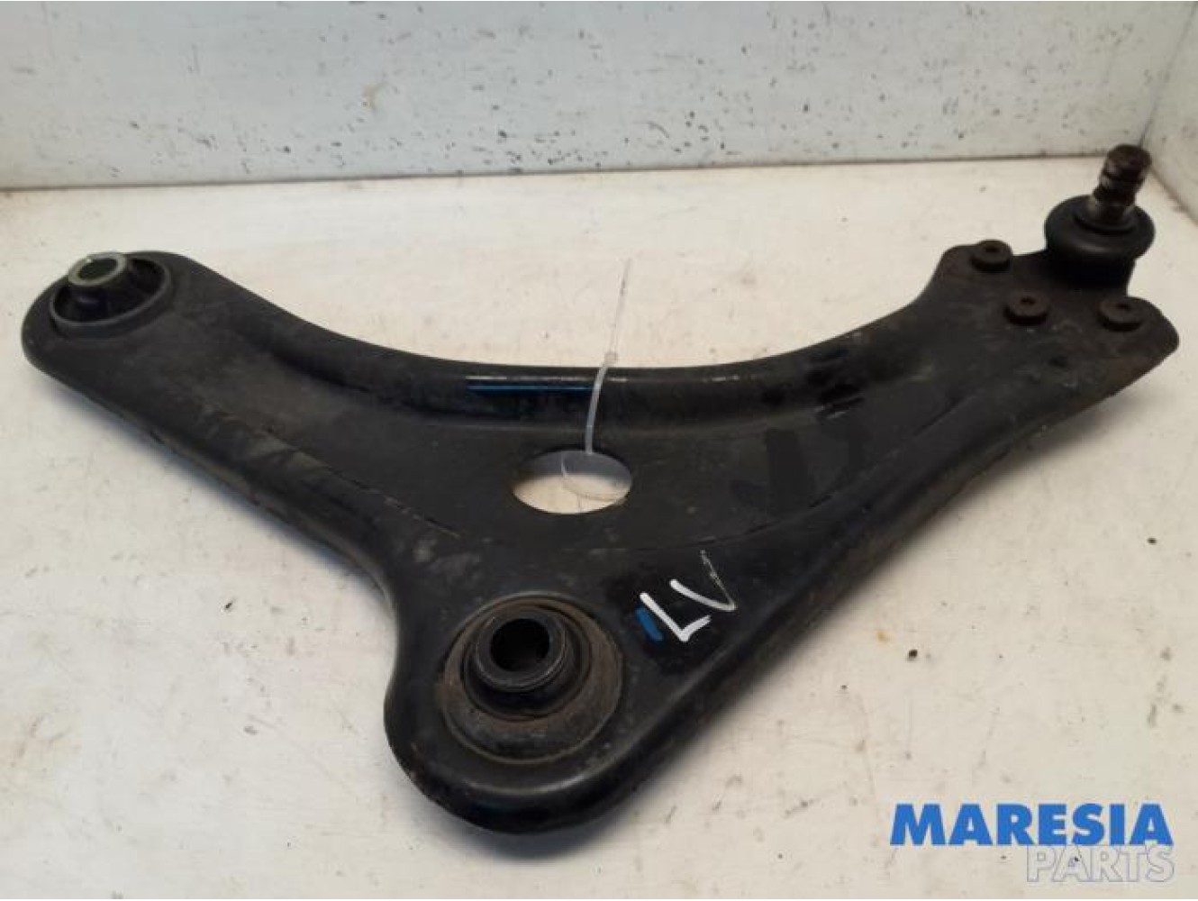 Citroen - DS3 - Front lower wishbone, left
