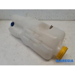 Renault - Twingo - Front windscreen washer reservoir