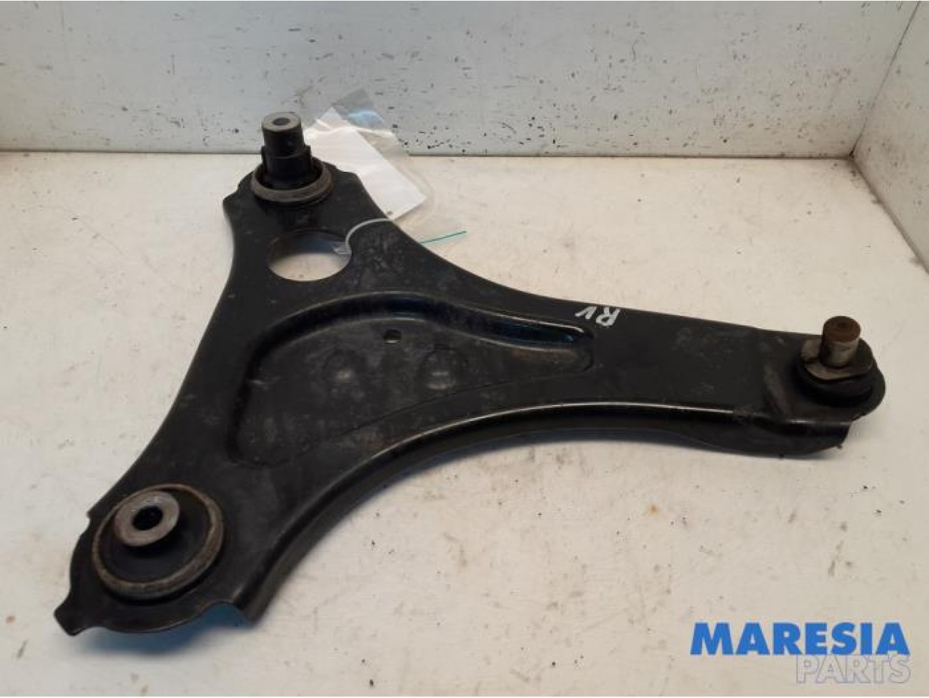 Renault - Twingo - Front lower wishbone, right
