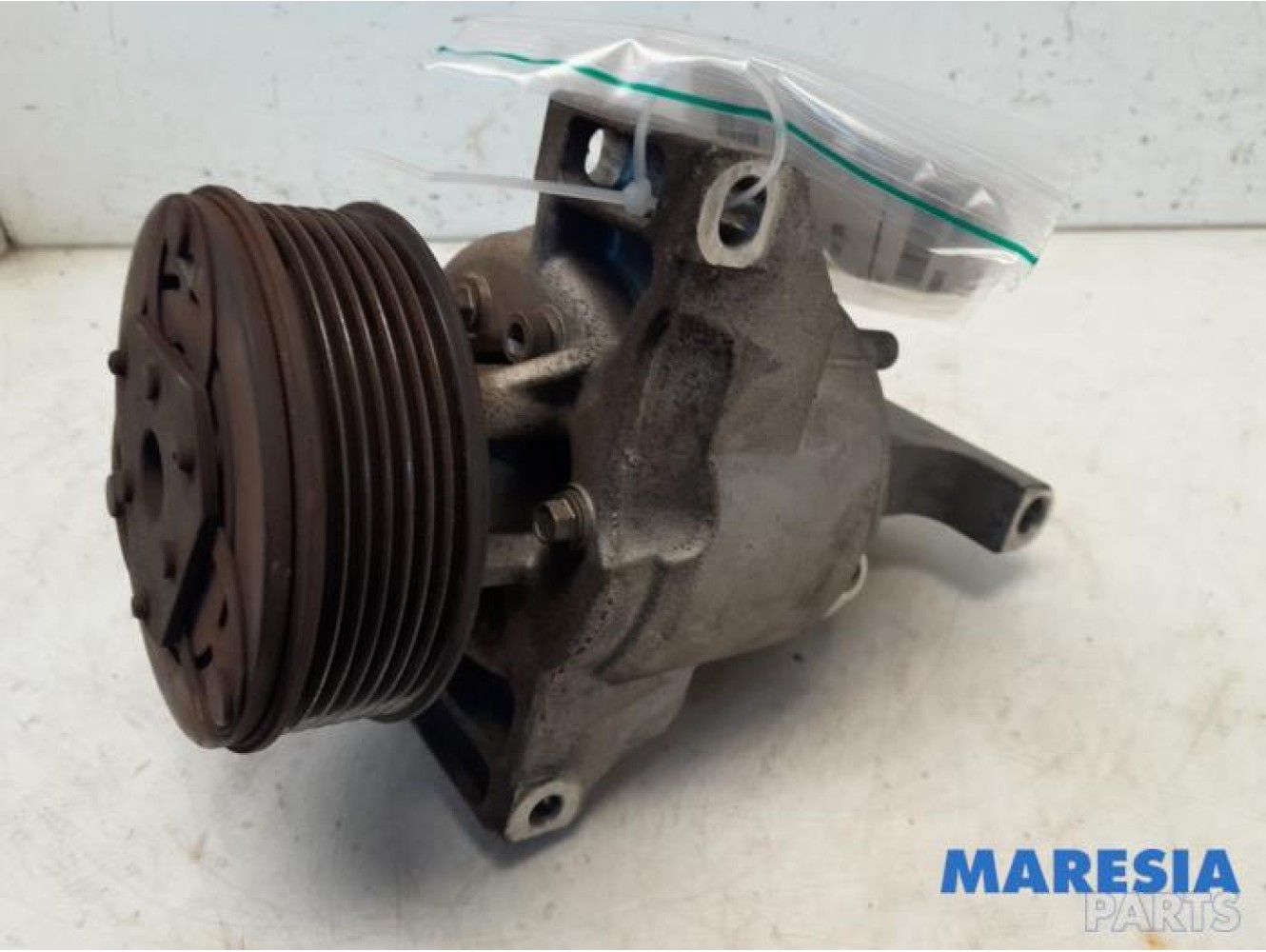 Renault - Twingo - Air conditioning pump