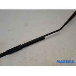 Renault - Twingo - Front wiper arm