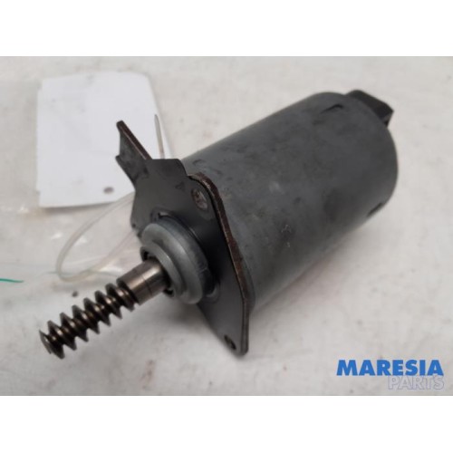 Peugeot - 3008 - Camshaft adjuster