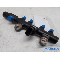Renault - Clio - Fuel injector nozzle
