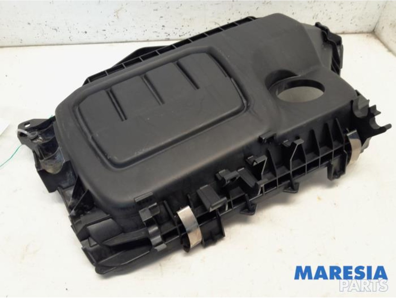 Renault - Trafic - Engine cover