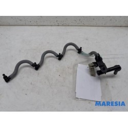 Renault - Trafic - Brandstof retourleiding