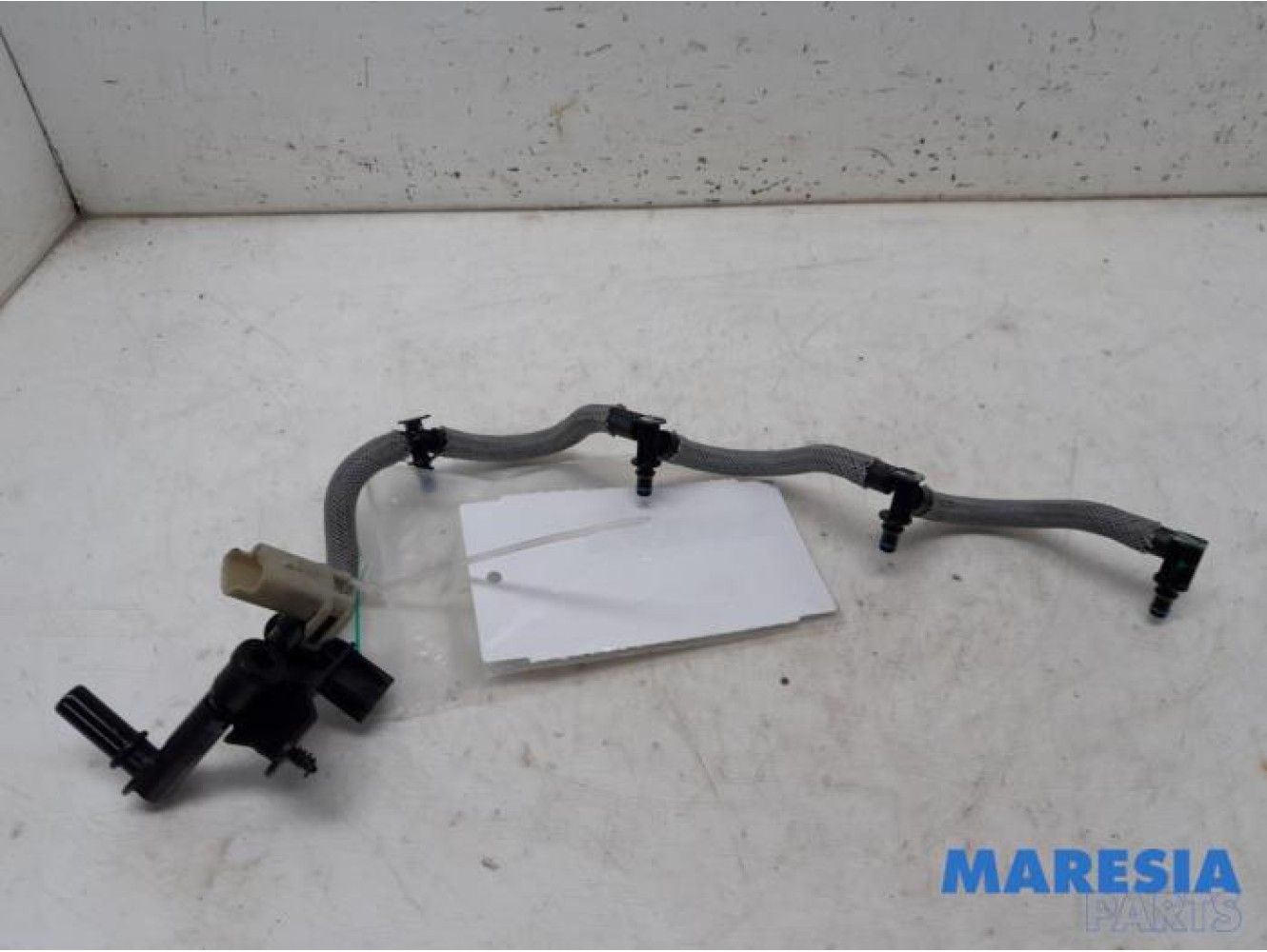 Renault - Trafic - Brandstof retourleiding