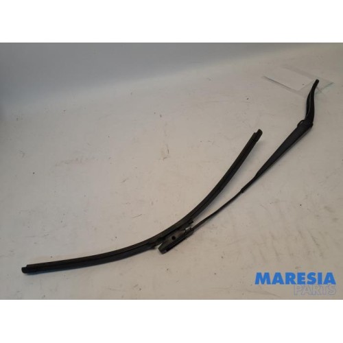 Citroen - DS3 - Front wiper arm