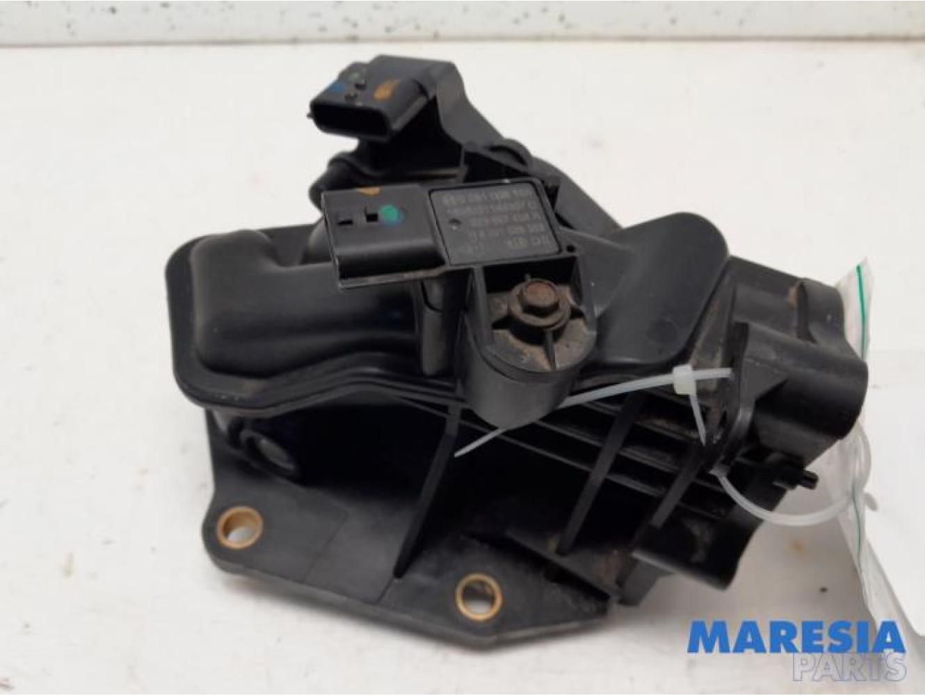 Renault - Trafic - Throttle body