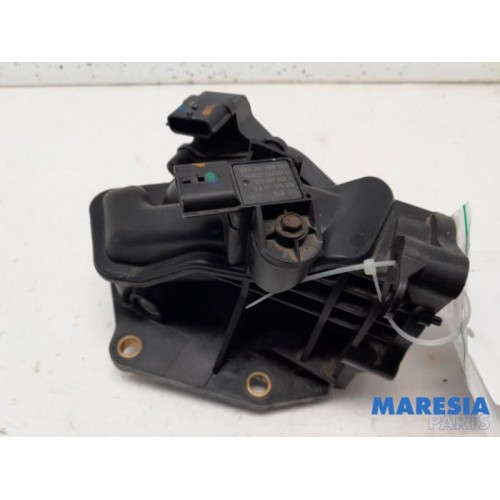 Renault - Trafic - Throttle body