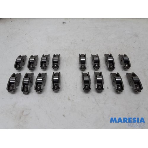 Opel - Vivaro - Rocker arm