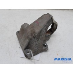 Opel - Vivaro - Support (miscellaneous)