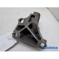 Opel - Vivaro - Support (miscellaneous)