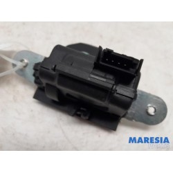 Fiat - Panda - Tailgate lock mechanism