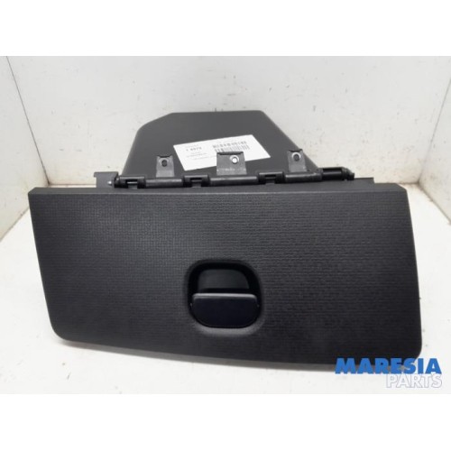 Fiat - Panda - Glovebox