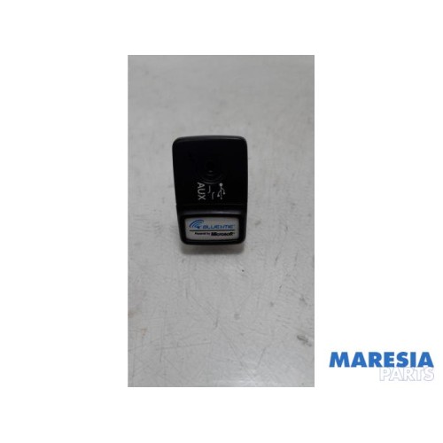 Fiat - Panda - AUX / USB connection