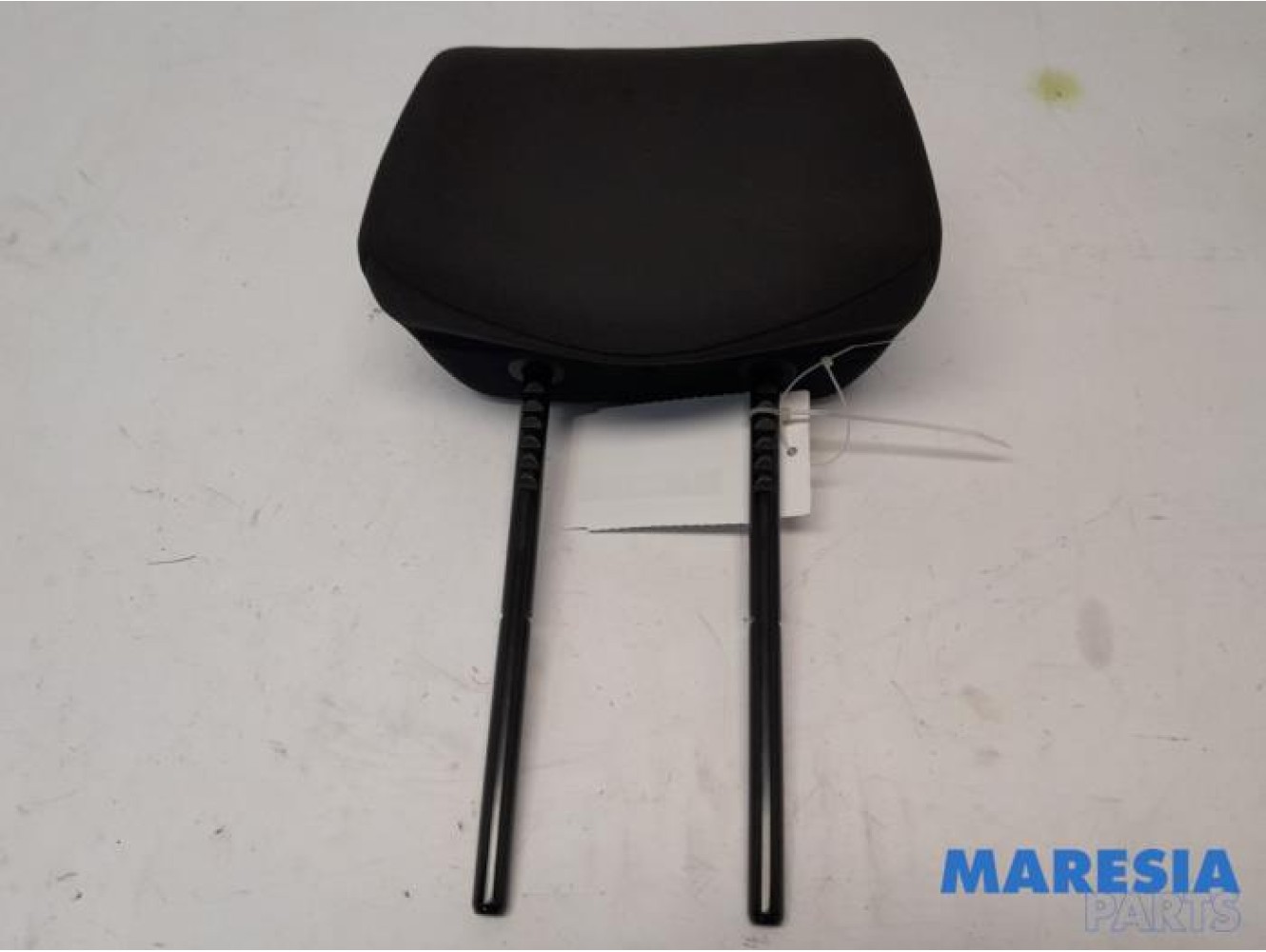Renault - Clio - Headrest